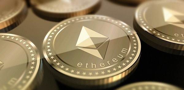 톰 리 "암호화폐 약세장 종료 임박"…비트코인·이더리움 10% 급락 경고