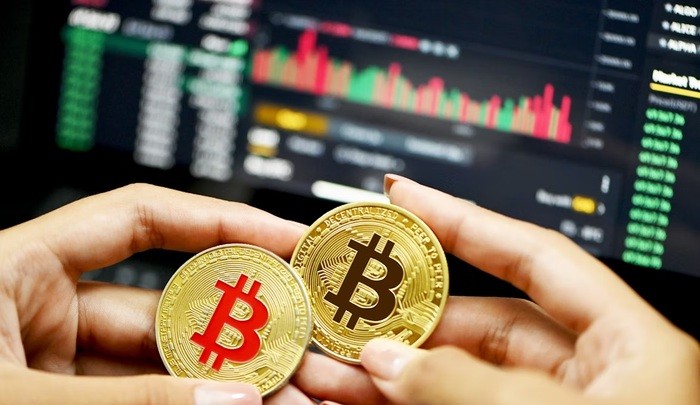 비트코인(BTC), 폭락장 속 ’10년급 과매도’ 경고... 반전 열쇠는 ’암호화폐 시장 구조 법안’