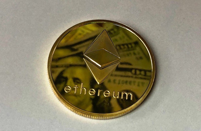 이더리움(ETH) 주소 10만개, 바이낸스 집결… 패닉셀 터지나? 10% 추가 하락 경고