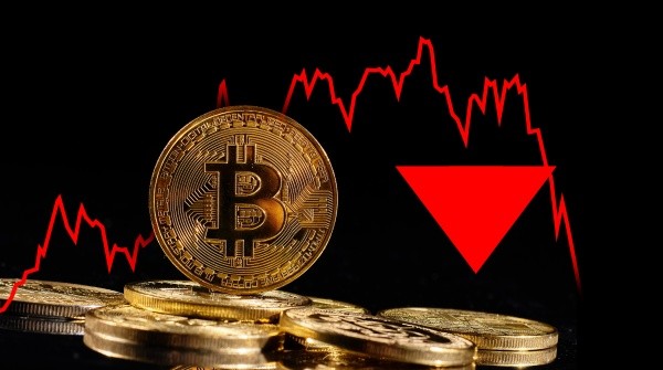 힐버트 경고: BNB, 사상 최고가 직후 10% 급락 가능성…암호화폐 시장 충격 예고