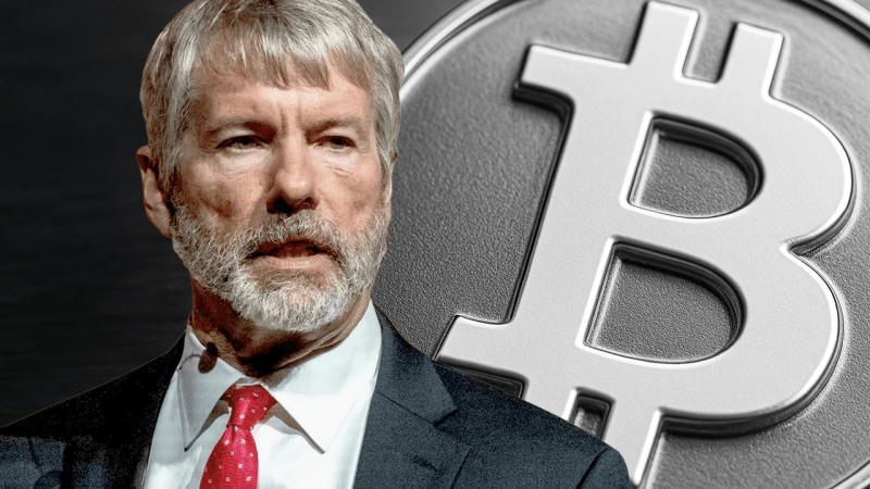 마이클 세일러 BTC 프라하 2025에서 연설 중