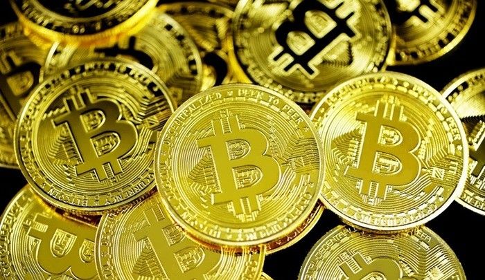 비트코인(BTC), 고점 대비 ’반토막’ 위기?..."지금은 역사적 시험대, 강세장 지속 여부 판가름"